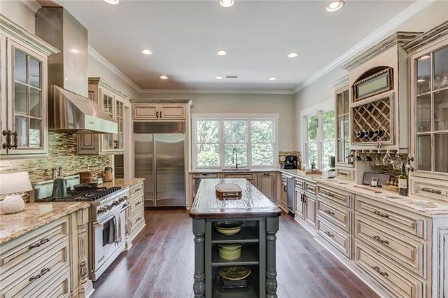 5741 Shadburn Ferry Road, Buford, GA 30518