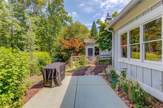 5741 Shadburn Ferry Road, Buford, GA 30518
