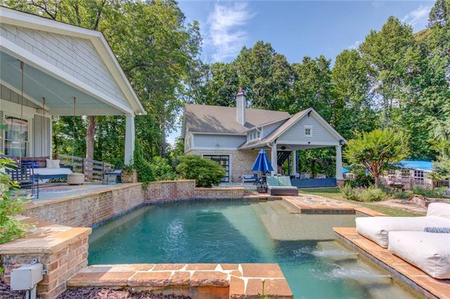 5741 Shadburn Ferry Road, Buford, GA 30518