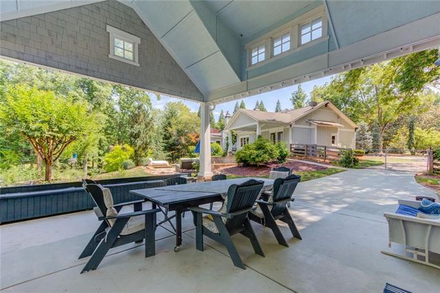 5741 Shadburn Ferry Road, Buford, GA 30518