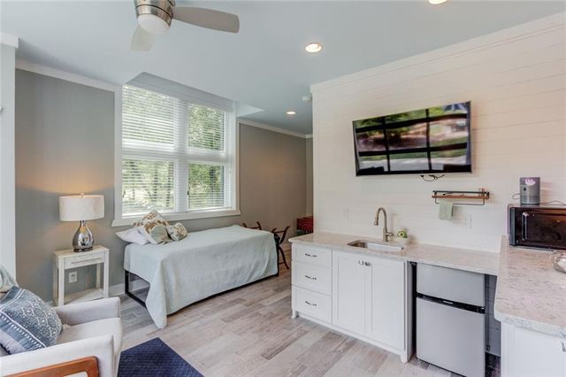 5741 Shadburn Ferry Road, Buford, GA 30518