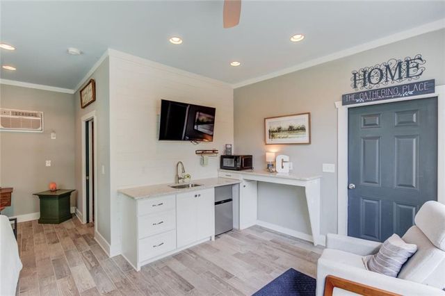 5741 Shadburn Ferry Road, Buford, GA 30518