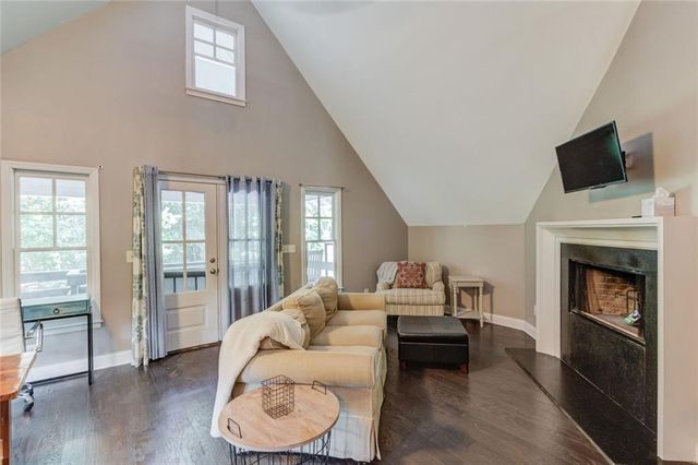 5741 Shadburn Ferry Road, Buford, GA 30518