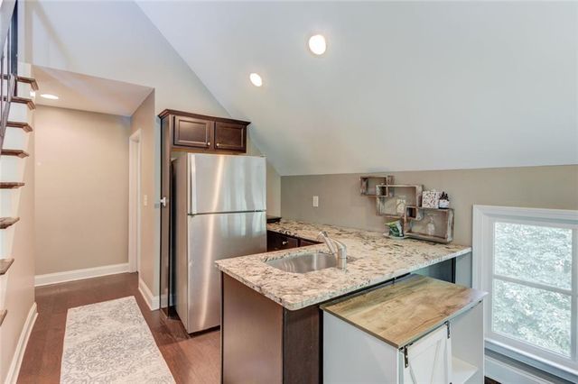 5741 Shadburn Ferry Road, Buford, GA 30518