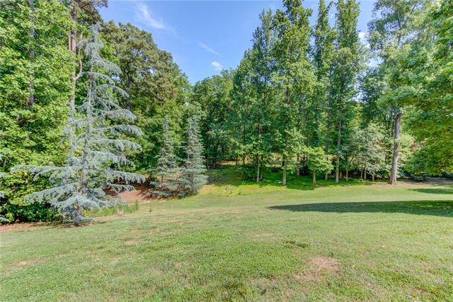 5741 Shadburn Ferry Road, Buford, GA 30518