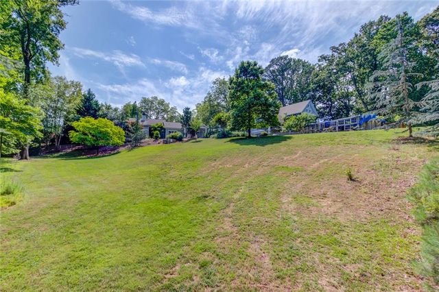 5741 Shadburn Ferry Road, Buford, GA 30518