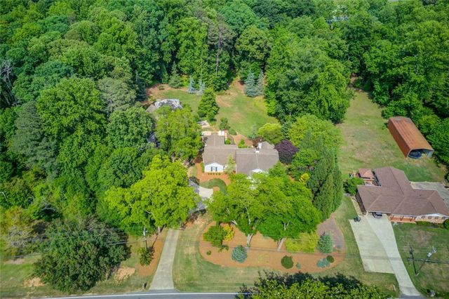 5741 Shadburn Ferry Road, Buford, GA 30518