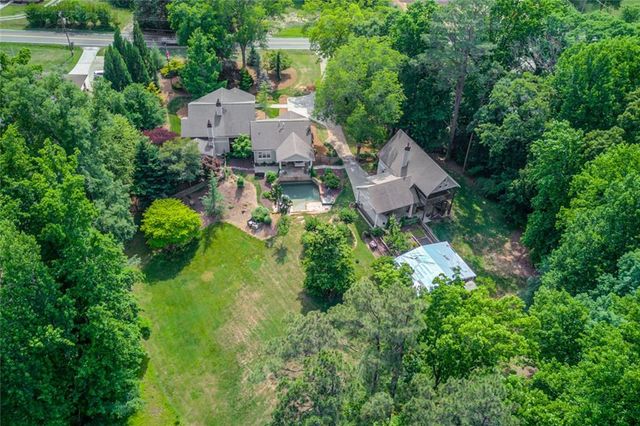 5741 Shadburn Ferry Road, Buford, GA 30518
