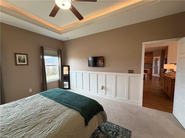 217 SW Davenport Drive, Blue Springs, MO 64014