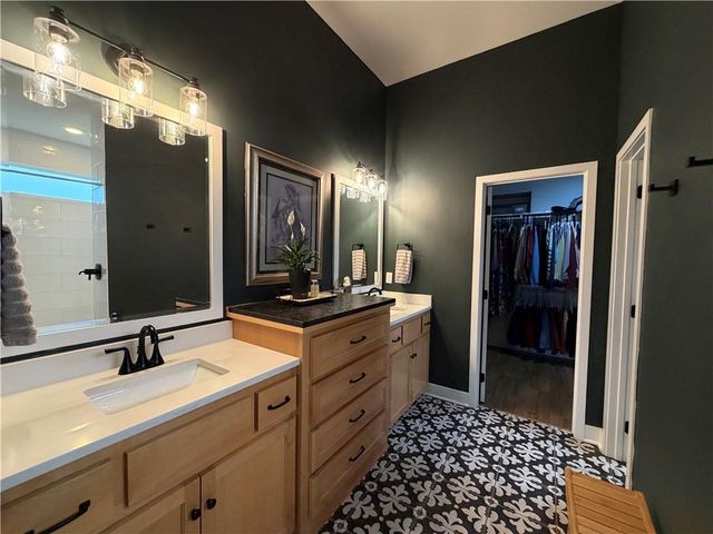 217 SW Davenport Drive, Blue Springs, MO 64014