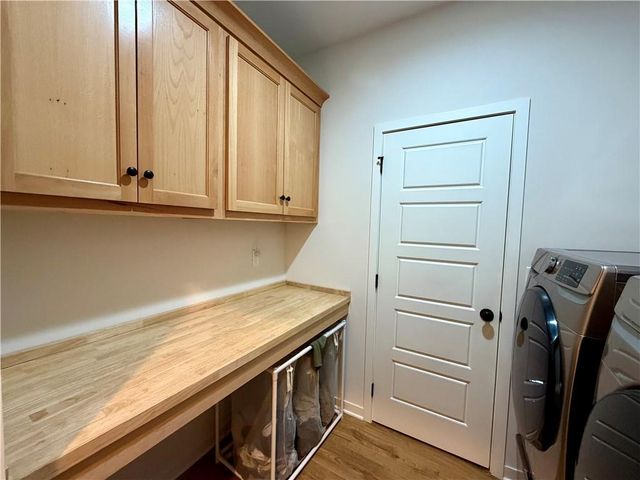 217 SW Davenport Drive, Blue Springs, MO 64014