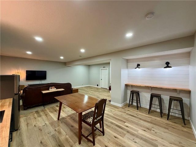 217 SW Davenport Drive, Blue Springs, MO 64014