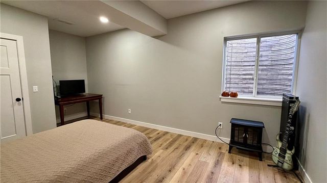 217 SW Davenport Drive, Blue Springs, MO 64014