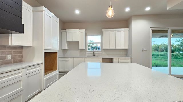 9849 VISTA CIR, San Antonio, TX 78263