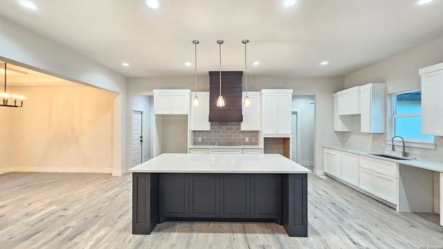 9849 VISTA CIR, San Antonio, TX 78263