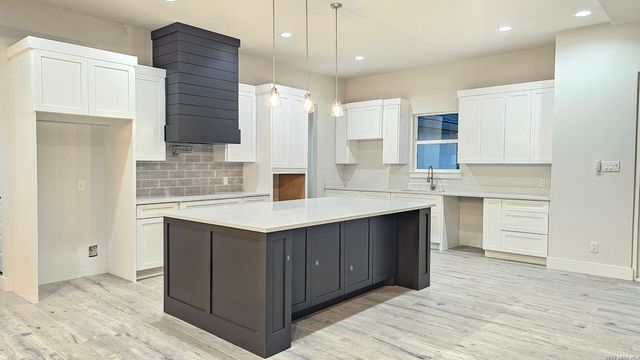 9849 VISTA CIR, San Antonio, TX 78263