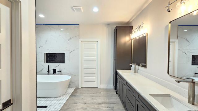 9849 VISTA CIR, San Antonio, TX 78263