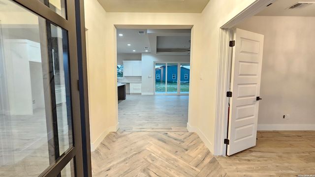 9849 VISTA CIR, San Antonio, TX 78263