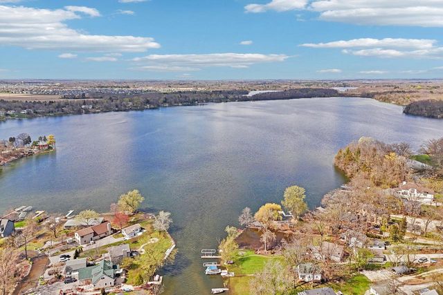 34025 Venice Park ROAD, Delafield, WI 53018