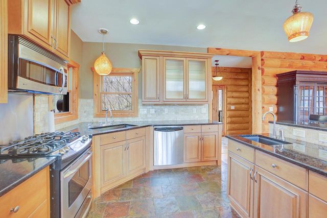 34025 Venice Park ROAD, Delafield, WI 53018