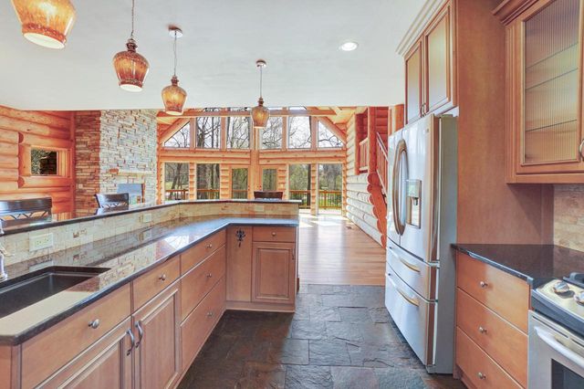 34025 Venice Park ROAD, Delafield, WI 53018