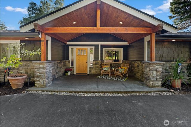 8520 David Day Drive NW, Gig Harbor, WA 98332