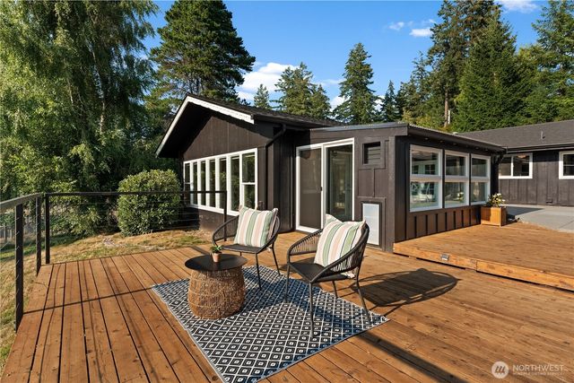 8520 David Day Drive NW, Gig Harbor, WA 98332