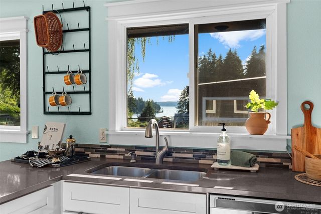 8520 David Day Drive NW, Gig Harbor, WA 98332