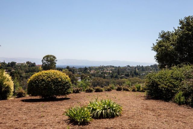 27133 Adonna Court, Los Altos Hills, CA 94022
