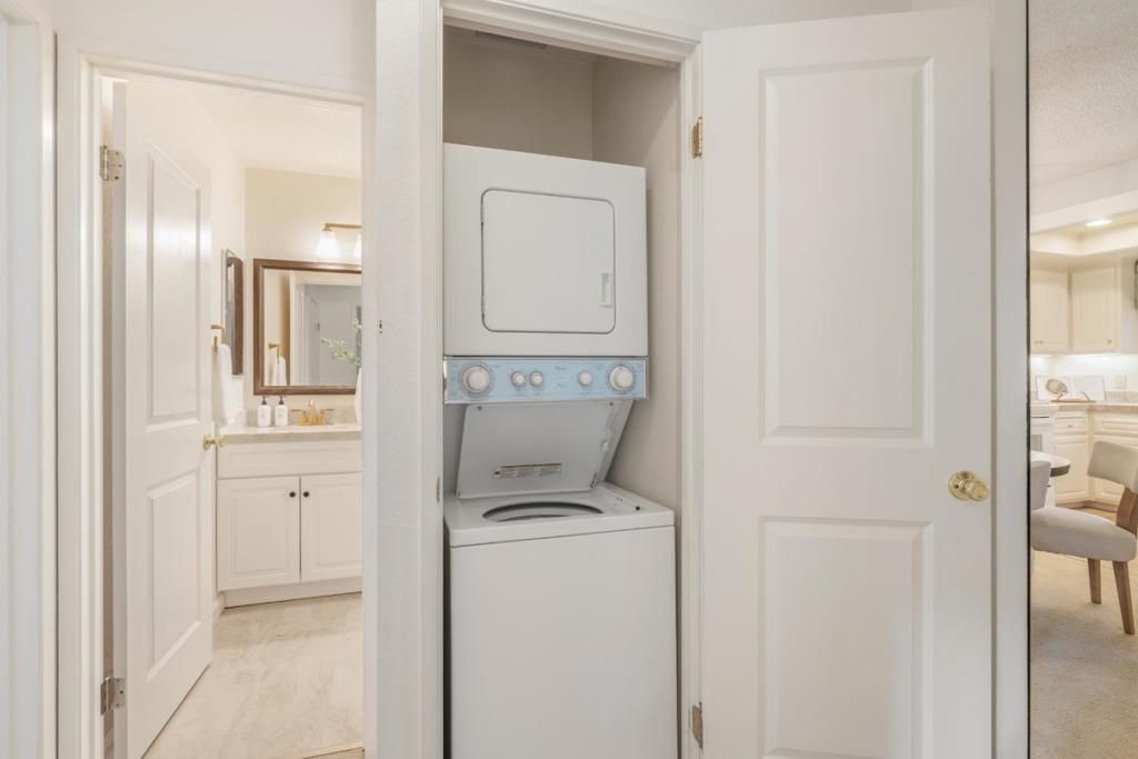 Image 12 of property listing at 1054 Cedar Gables Drive, San Jose, CA 95118