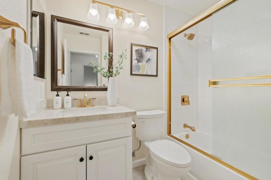 Image 13 of property listing at 1054 Cedar Gables Drive, San Jose, CA 95118