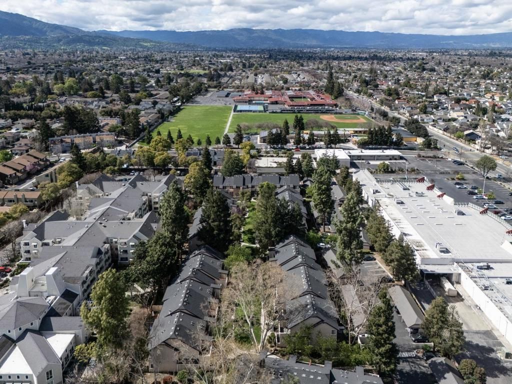 Image 20 of property listing at 1054 Cedar Gables Drive, San Jose, CA 95118