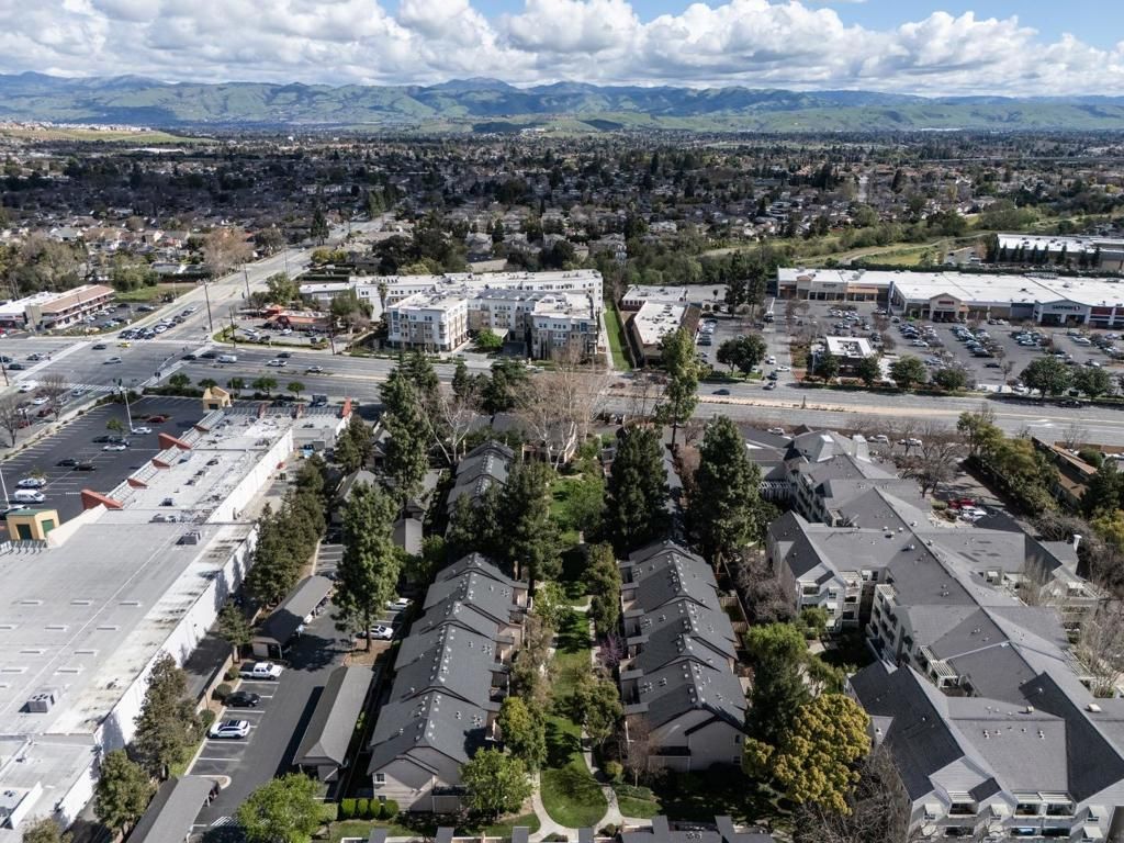 Image 21 of property listing at 1054 Cedar Gables Drive, San Jose, CA 95118