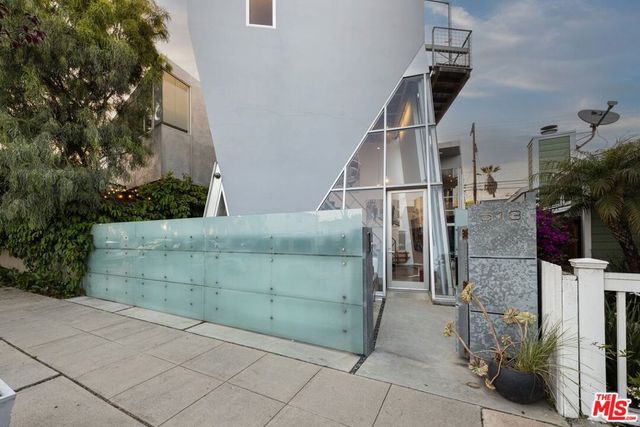 513 Grand Boulevard, Venice, CA 90291