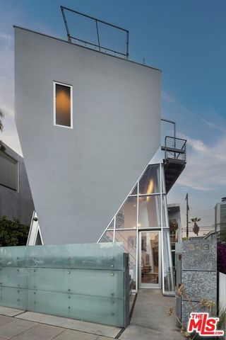 513 Grand Boulevard, Venice, CA 90291