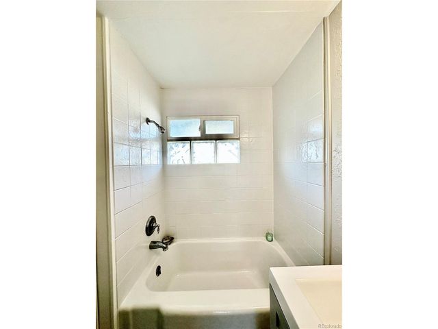 6401 E 71st Ave, Commerce City, CO 80022