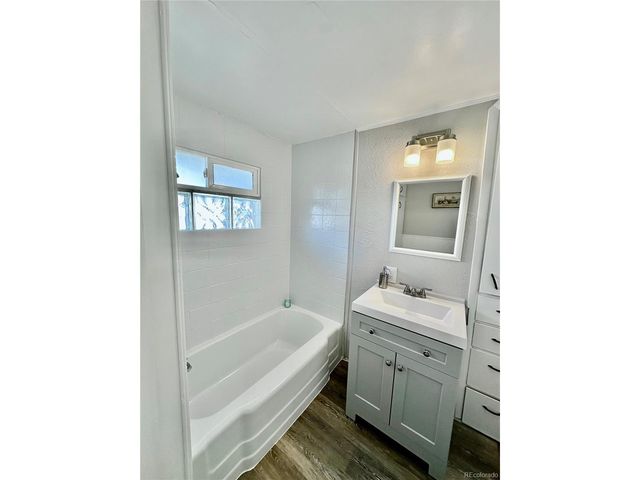 6401 E 71st Ave, Commerce City, CO 80022