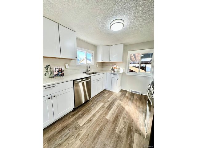 6401 E 71st Ave, Commerce City, CO 80022