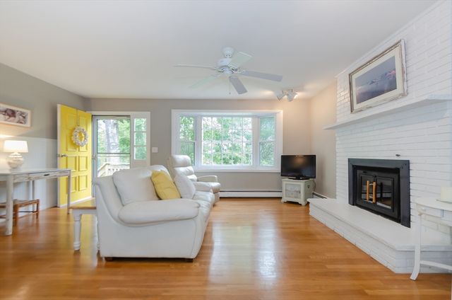 4 Wilson St, Wareham, MA 02571