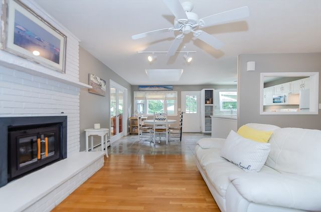 4 Wilson St, Wareham, MA 02571