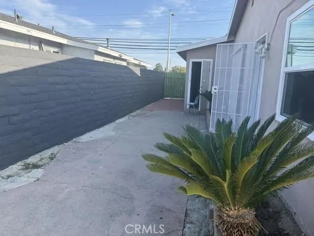 2563 W. Cressent, Anaheim, CA 92801