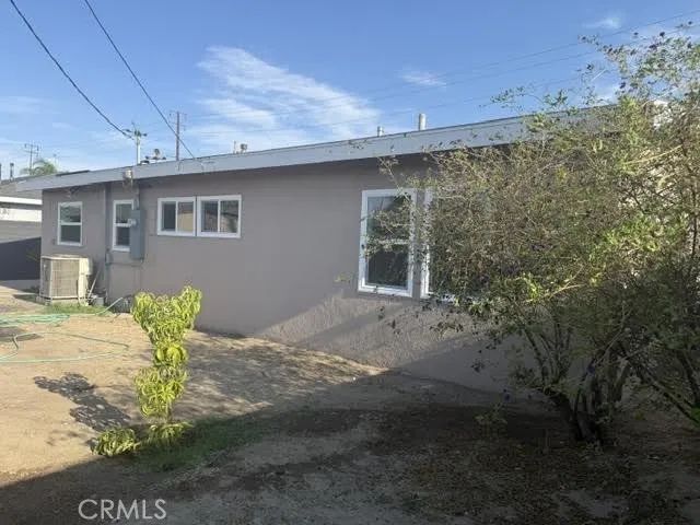 2563 W. Cressent, Anaheim, CA 92801