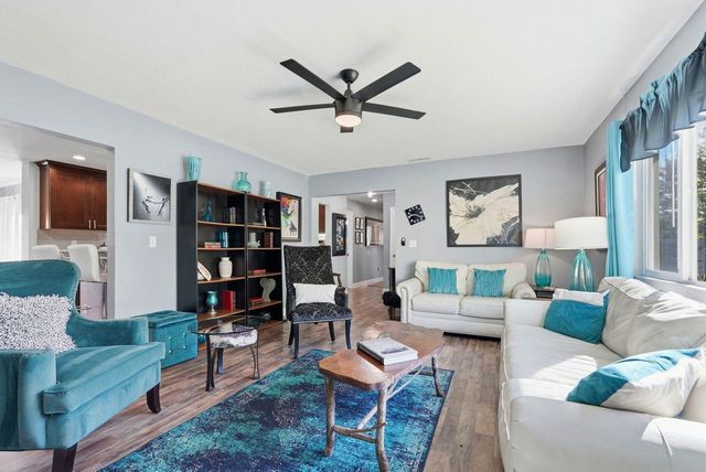 4623 Hazelwood Ave, Sacramento, CA 95821