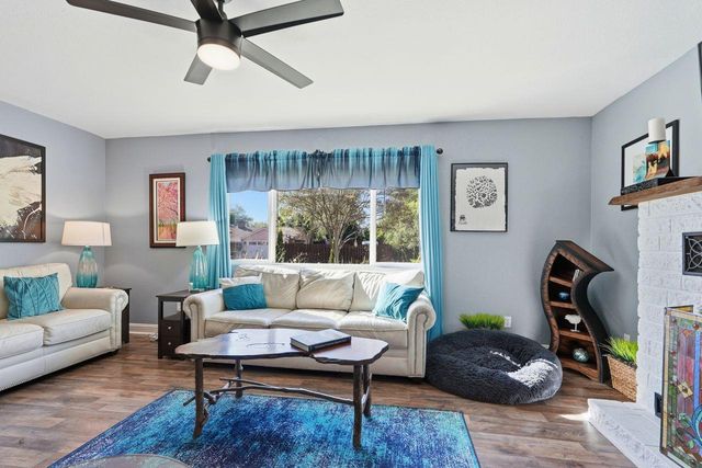 4623 Hazelwood Ave, Sacramento, CA 95821