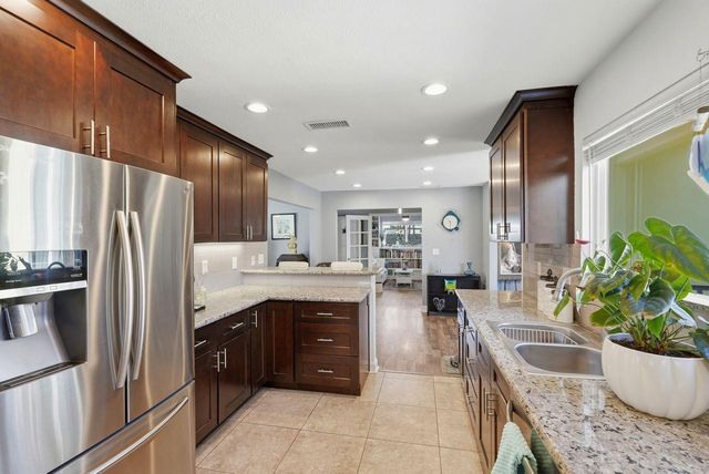 4623 Hazelwood Ave, Sacramento, CA 95821