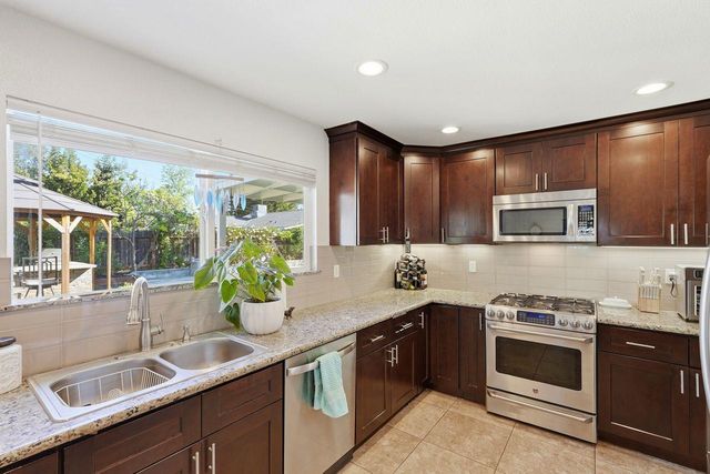 4623 Hazelwood Ave, Sacramento, CA 95821