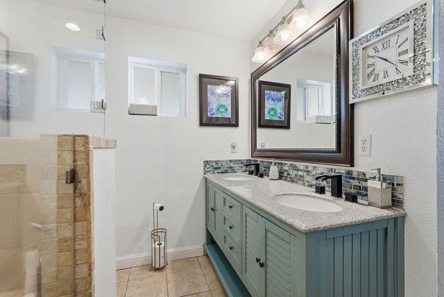 4623 Hazelwood Ave, Sacramento, CA 95821