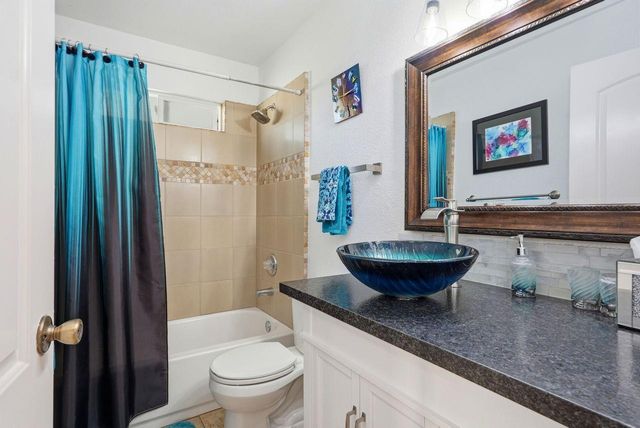 4623 Hazelwood Ave, Sacramento, CA 95821