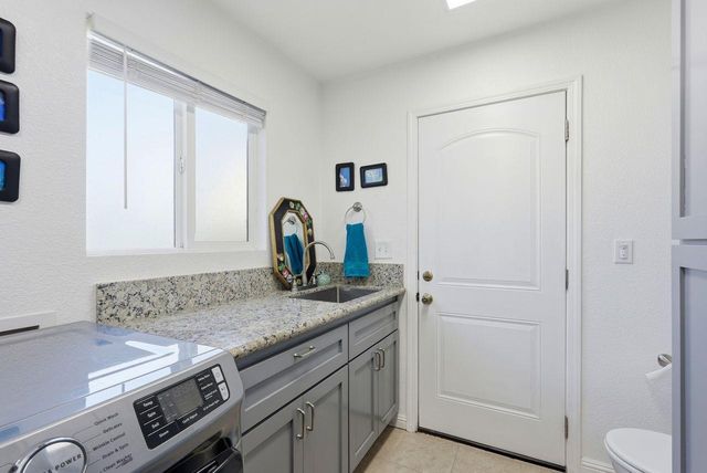 4623 Hazelwood Ave, Sacramento, CA 95821