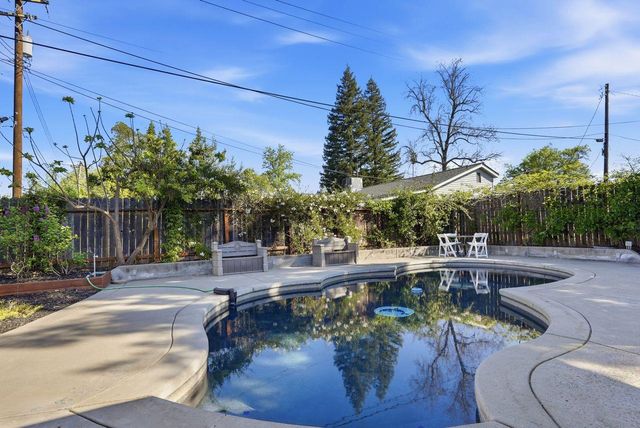 4623 Hazelwood Ave, Sacramento, CA 95821